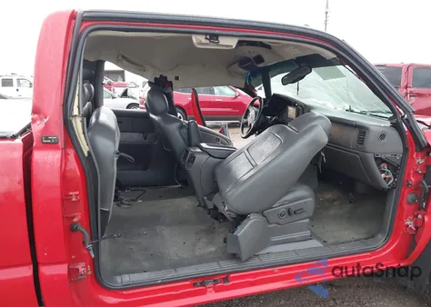 2005 Chevrolet Silverado 1500 Lt z USA, uszkodzony, nr VIN 1GCEK19B95Z228043